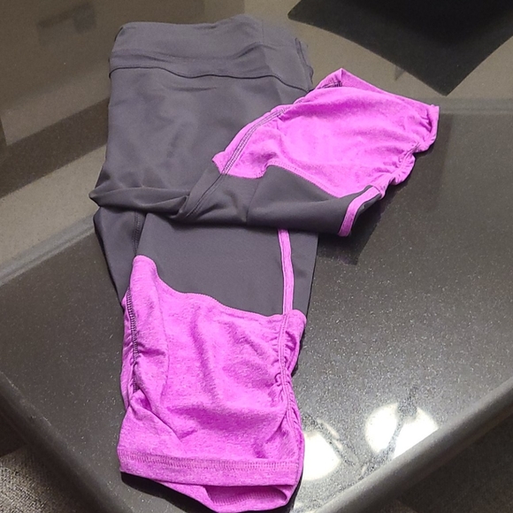 athletic capri - Picture 1 of 2